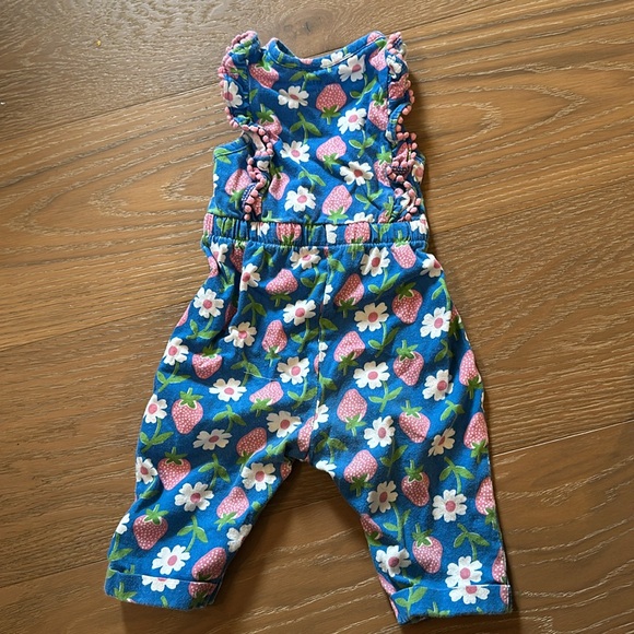 Baby Boden Floral Strawberry Romper - Picture 5 of 5